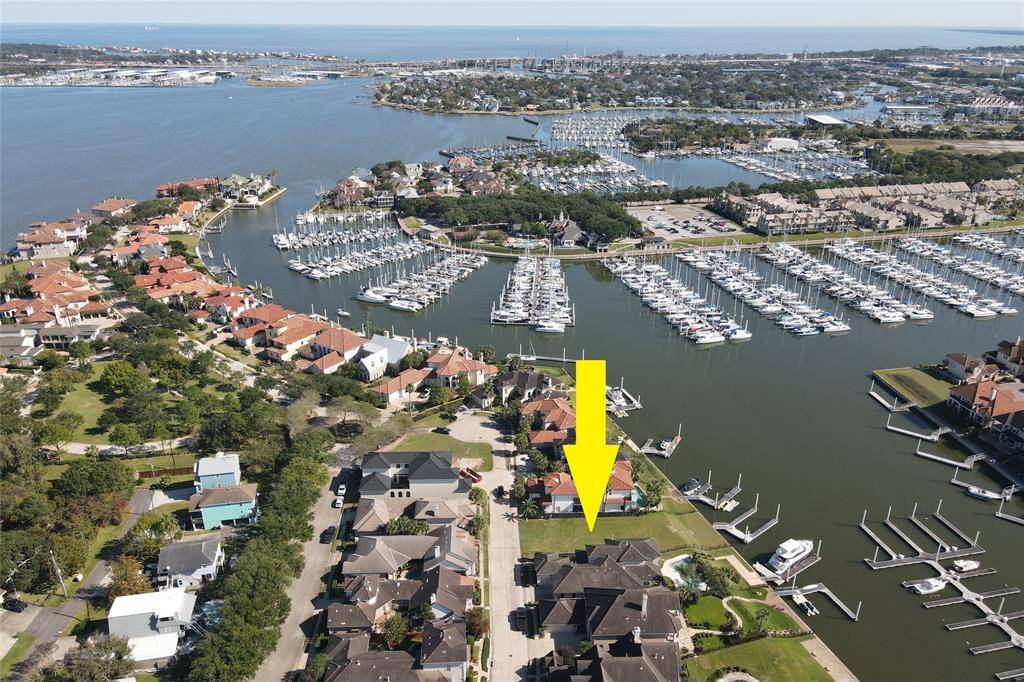 Kemah, TX 77565,722 Harborside WAY