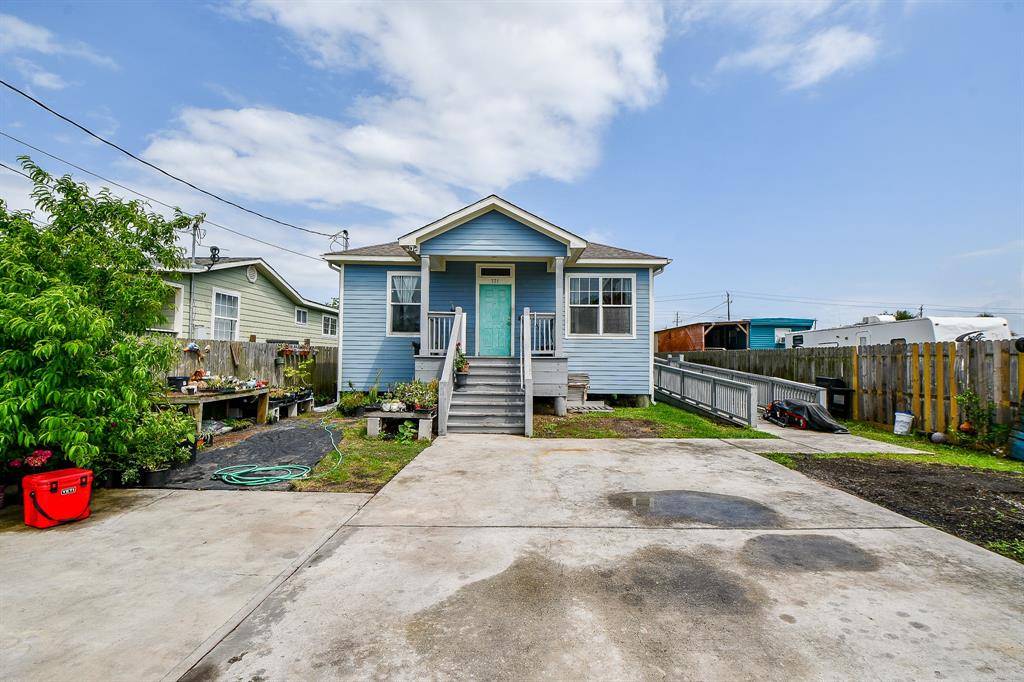Dickinson, TX 77539,771 10th ST