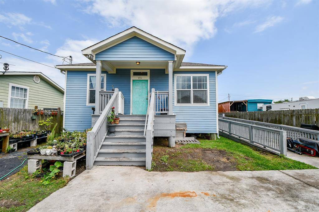 Dickinson, TX 77539,771 10th ST