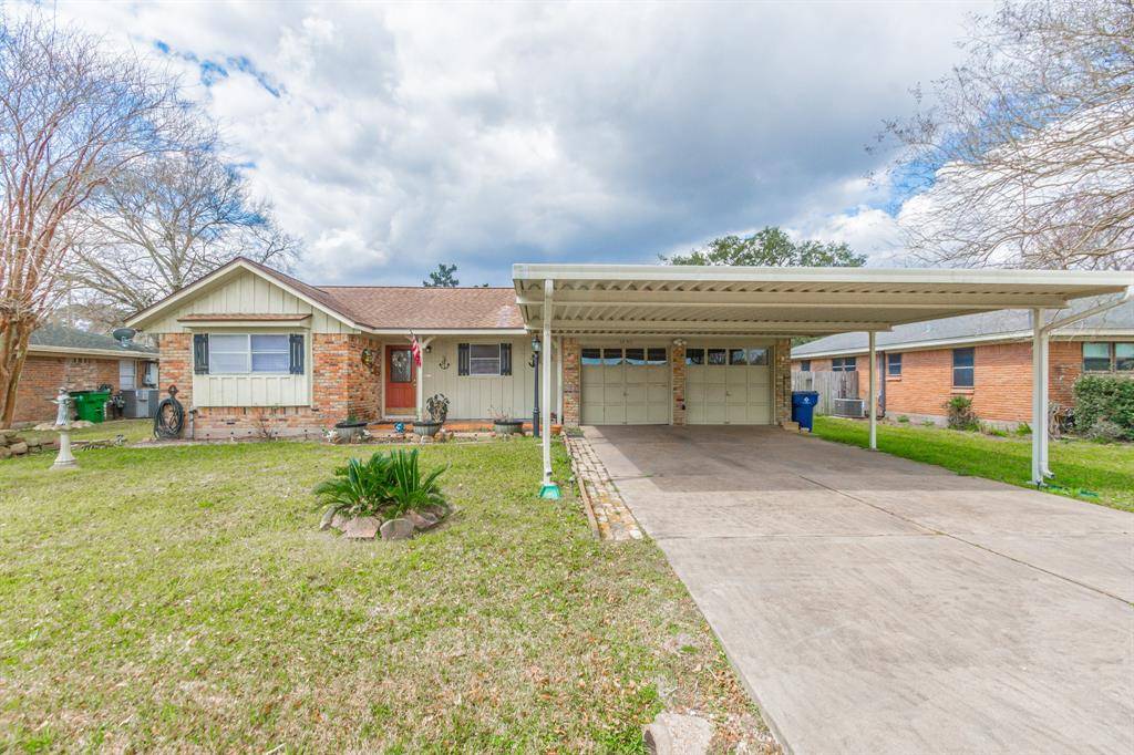 Angleton, TX 77515,1056 Park LN