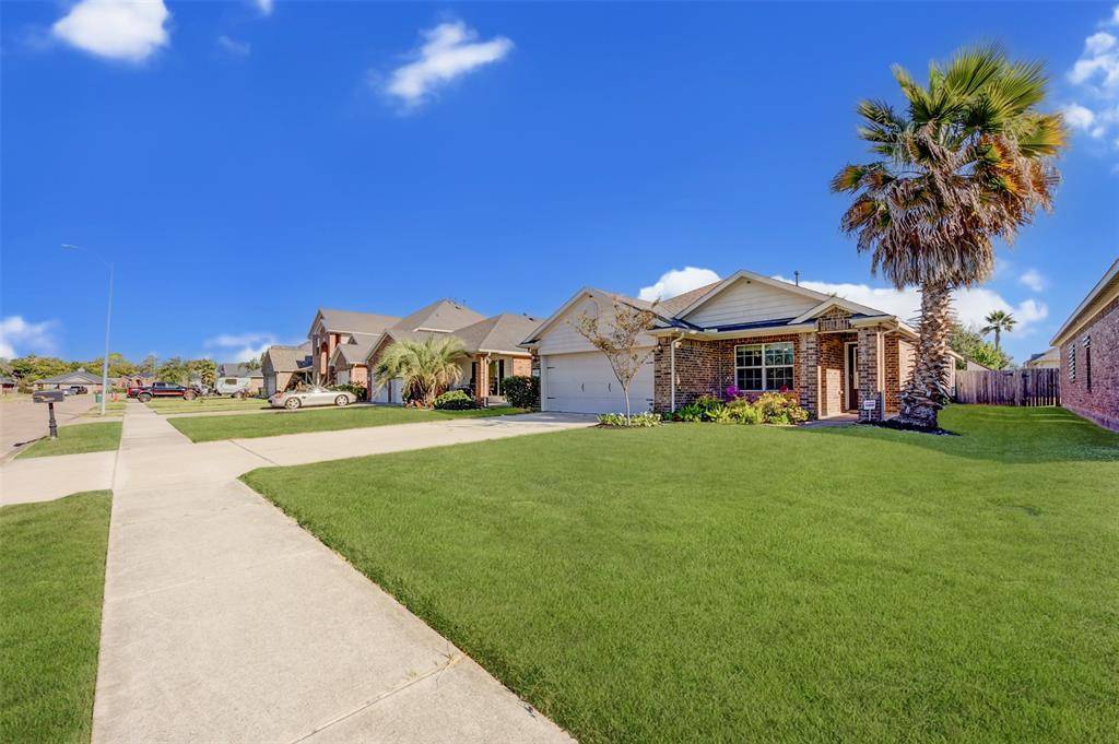 Bacliff, TX 77518,5039 Bay LN