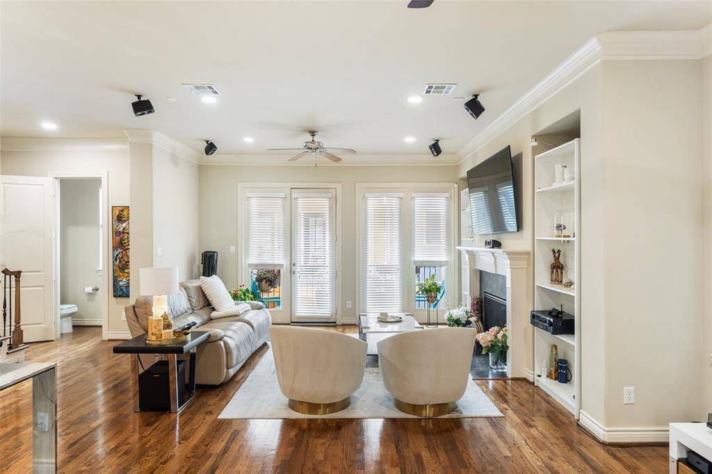 Houston, TX 77007,3410 E Center ST