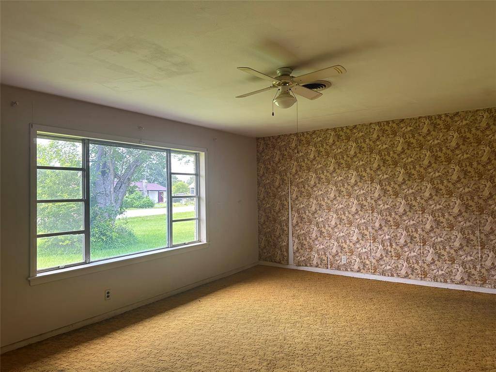 Clute, TX 77531,112 Raven ST