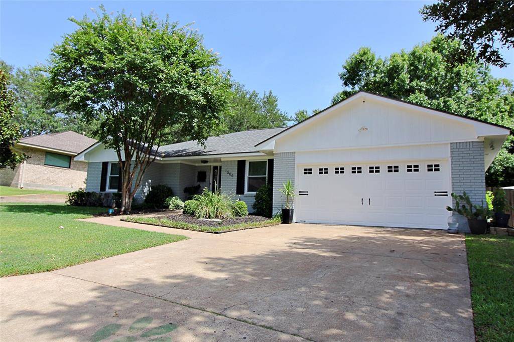 Brenham, TX 77833,1506 Pecan ST