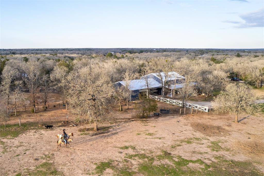 Paige, TX 78659,276 Lois LN