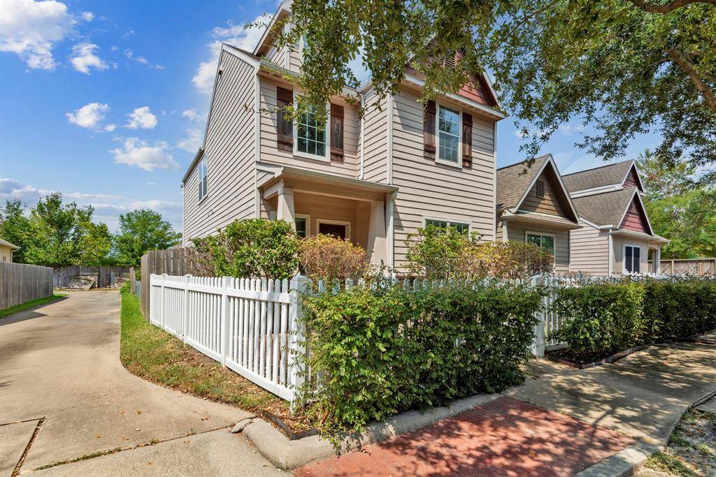 Houston, TX 77092,4910 Vista Village LN