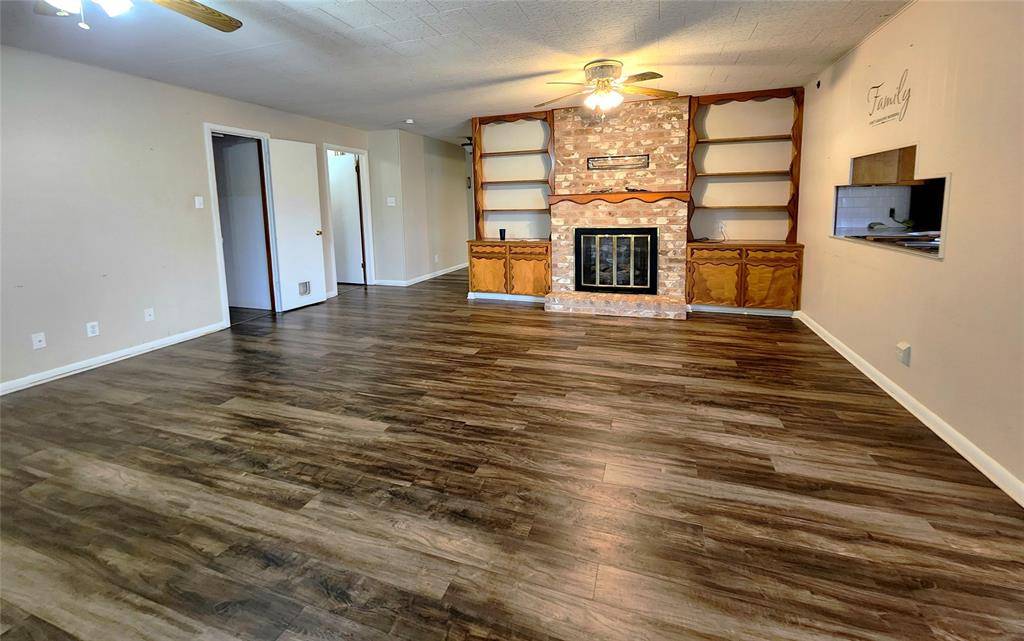 Van Vleck, TX 77482,225 S 4th ST