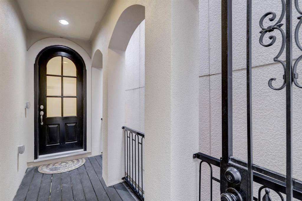 Houston, TX 77008,1368 W 25th ST