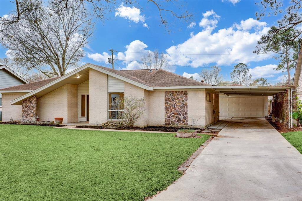 Friendswood, TX 77546,910 Oak Vista Ct