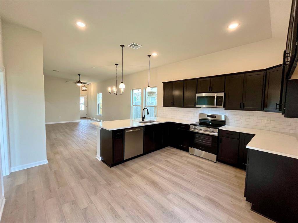 Beasley, TX 77417,950 Mockingbird Passage DR