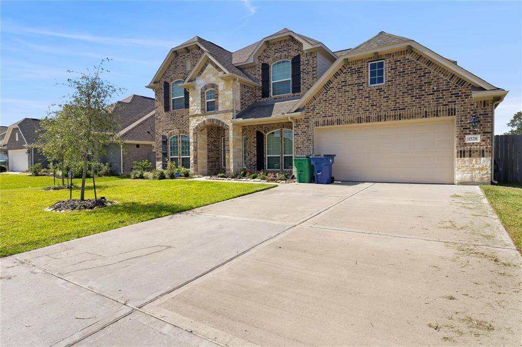 Angleton, TX 77515,1528 N Blue Bonnet LN