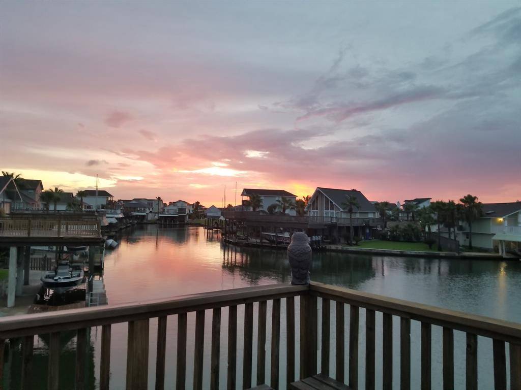 Tiki Island, TX 77554,303 Tahiti RD