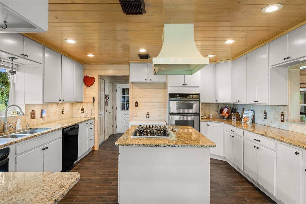 New Waverly, TX 77358,888 Tafelski RD