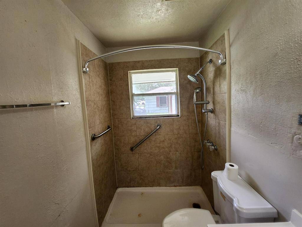Houston, TX 77033,5535 Flamingo DR