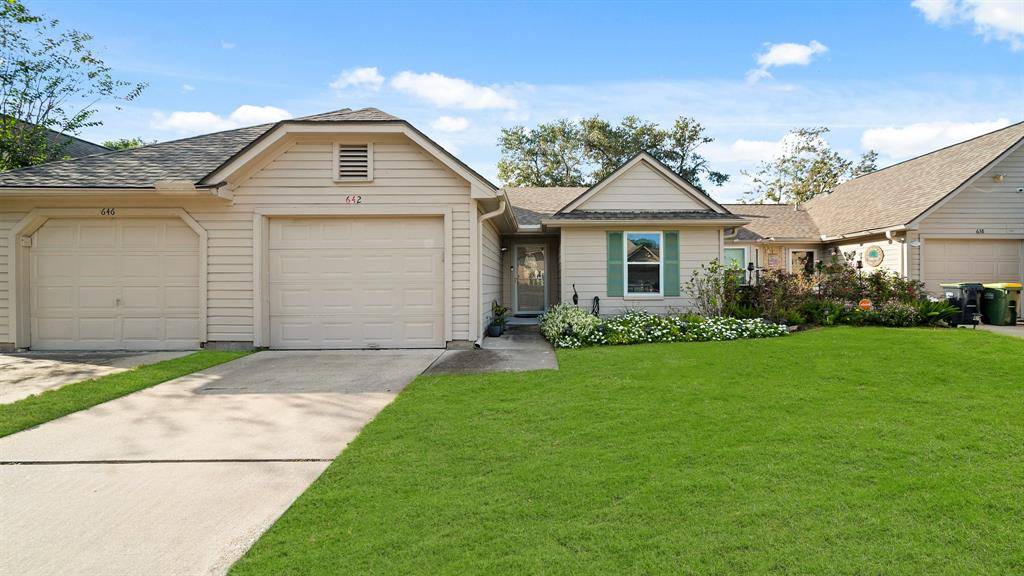 Pearland, TX 77584,642 E Country Grove CIR