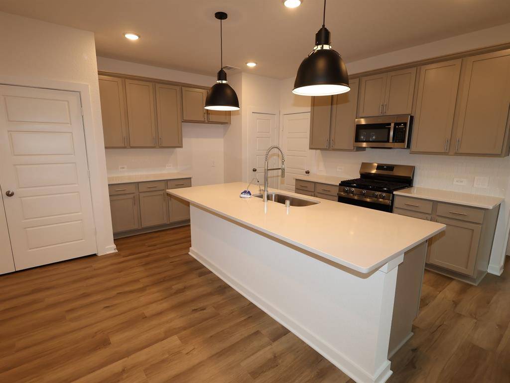 Montgomery, TX 77316,9742 Fuller FORK