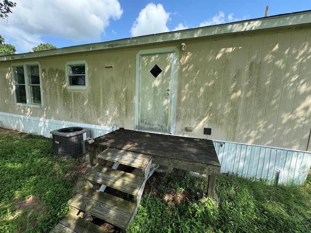 Wallis, TX 77485,2571 Blakely RD