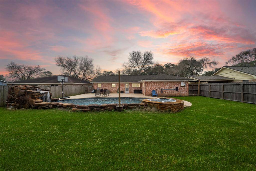 League City, TX 77573,218 Englewood DR