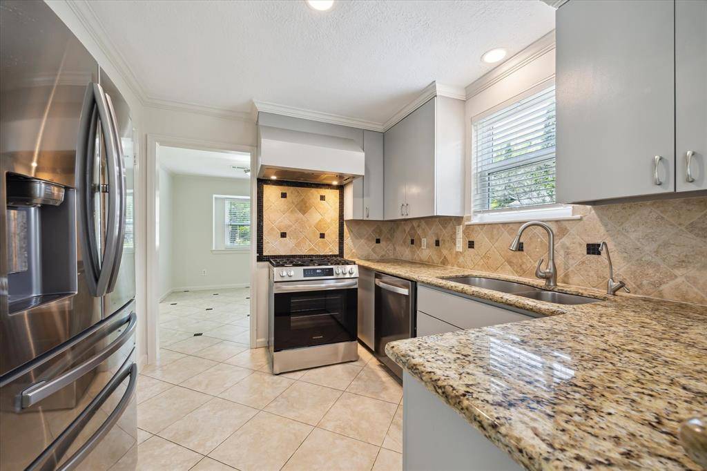 Houston, TX 77096,10623 Hillcroft ST