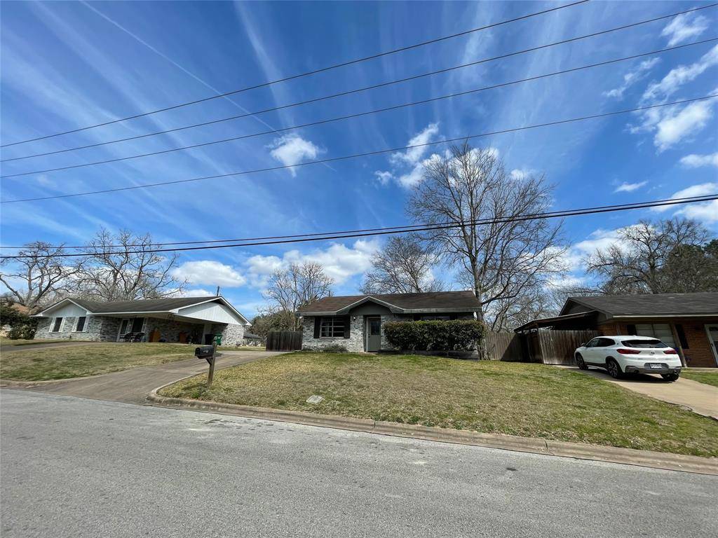 Brenham, TX 77833,400 Barbee ST