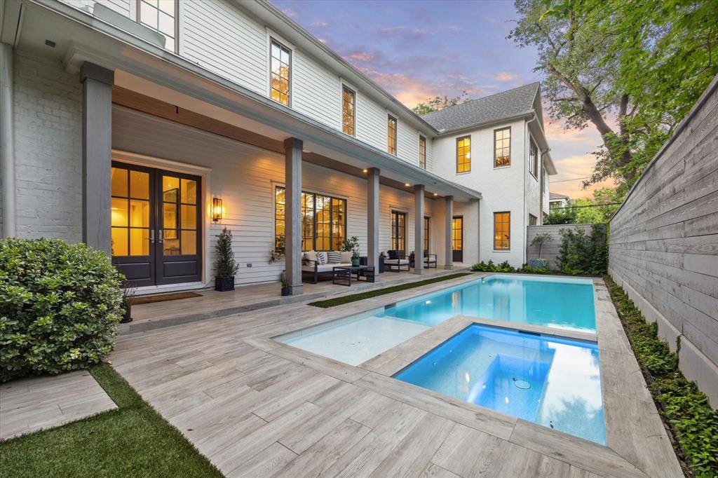 Houston, TX 77008,523 E 23rd ST