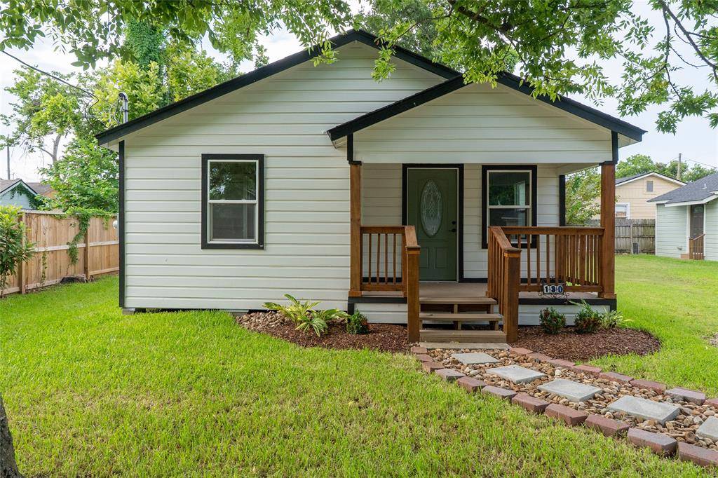 Clute, TX 77531,130 & 134 E Bernard ST