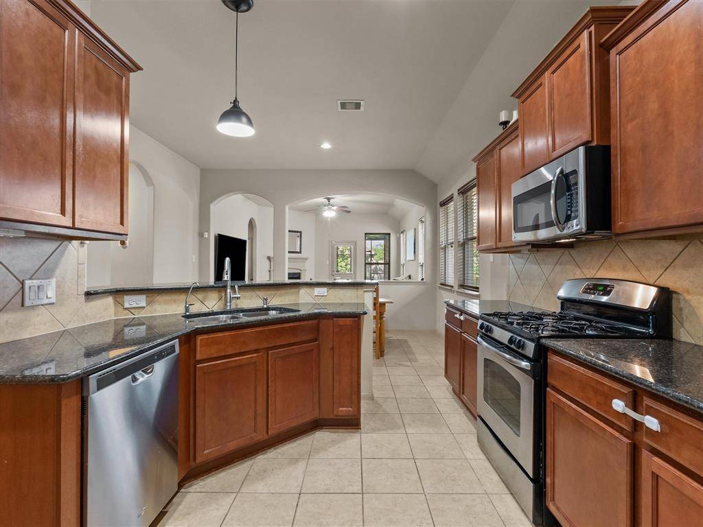 Webster, TX 77598,605 Pedernales ST