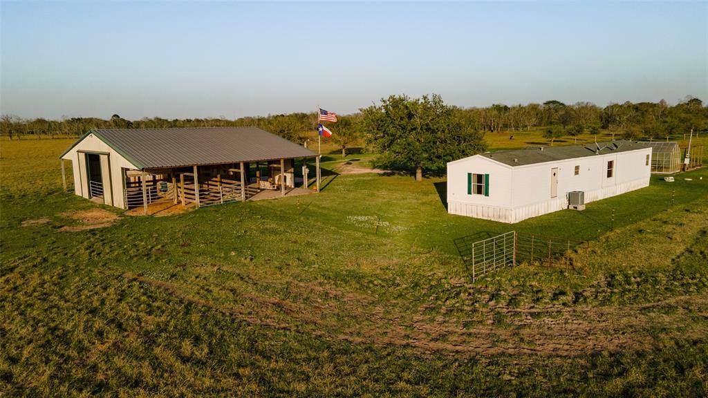 Alvin, TX 77511,1656 County Road 577