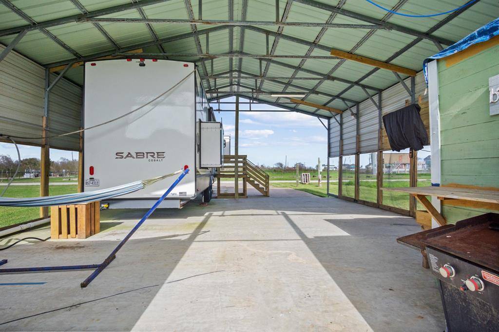 Gilchrist, TX 77617,1009 Head Hunter DR