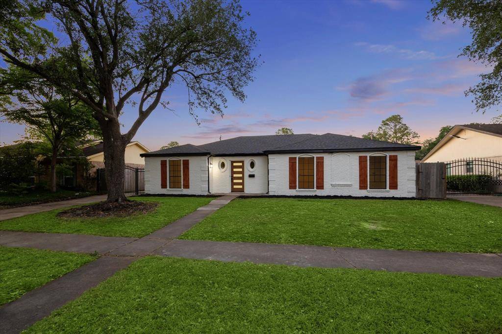 Houston, TX 77036,8902 Hendon LN