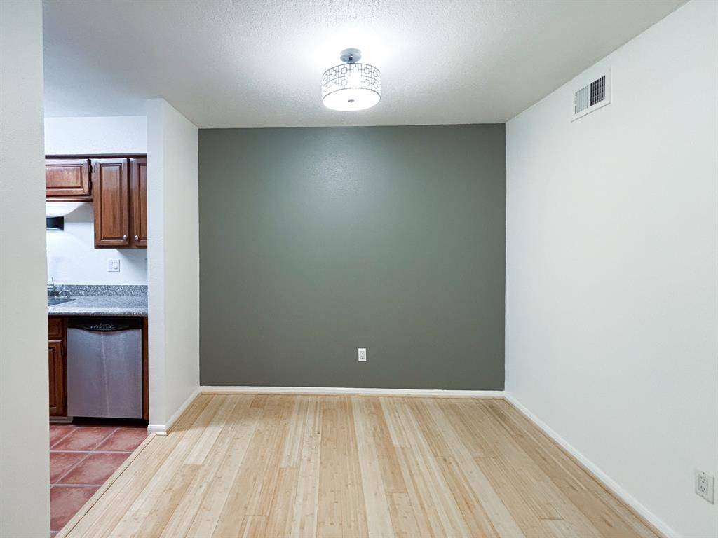 Houston, TX 77009,1860 White Oak DR #323