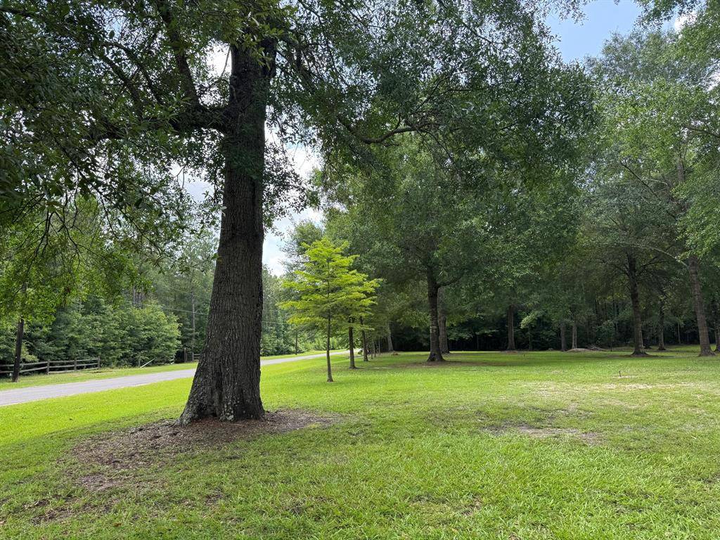 Warren, TX 77664,147 County Road 4772