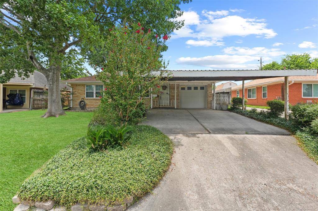 Pasadena, TX 77502,2106 Huckleberry LN