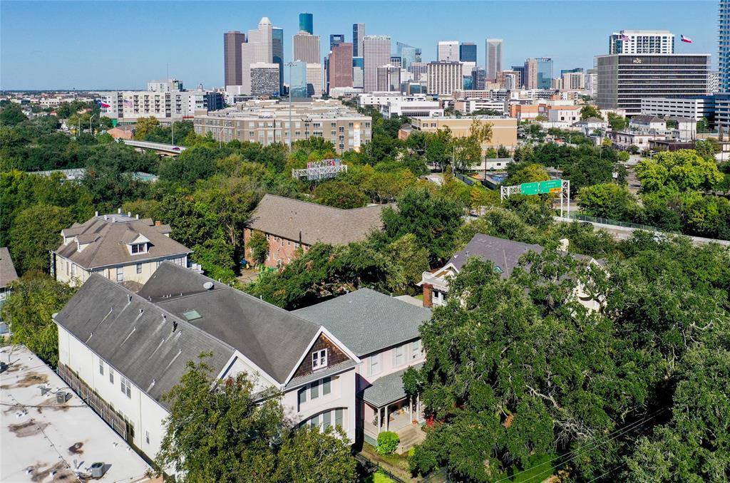 Houston, TX 77006,425 Marshall ST