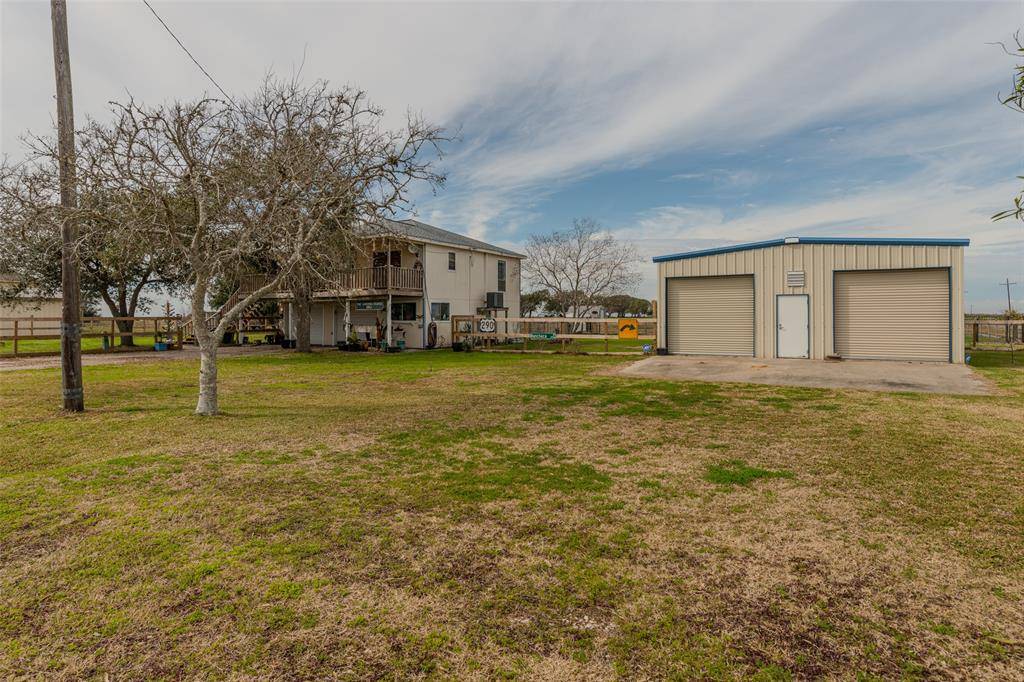 Anahuac, TX 77514,108 Linda ST