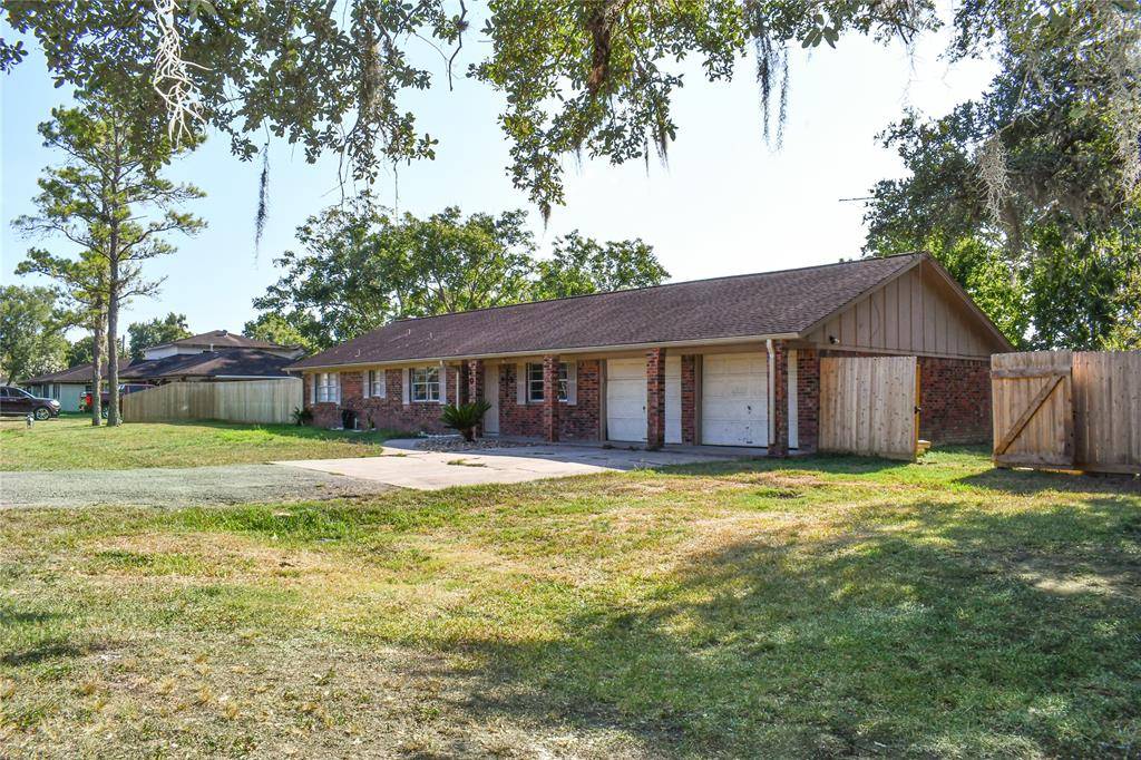 Brazoria, TX 77422,305 Avenue I