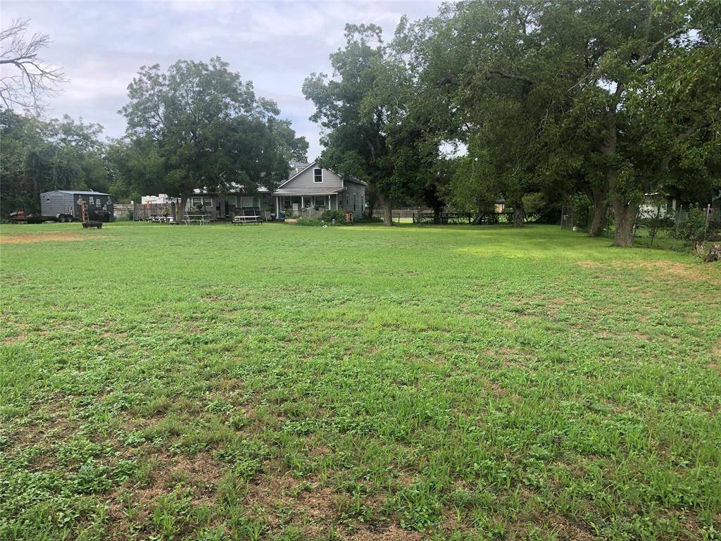 Flatonia, TX 78941,TBD Middle ST S