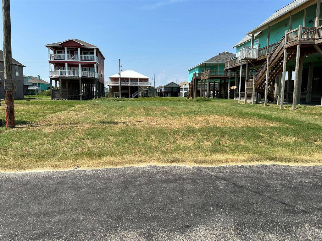 Crystal Beach, TX 77650,2585 Holiday