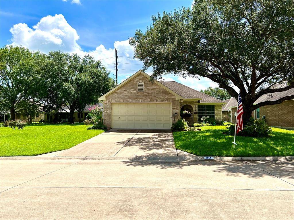 Pearland, TX 77584,911 Peach Blossom DR