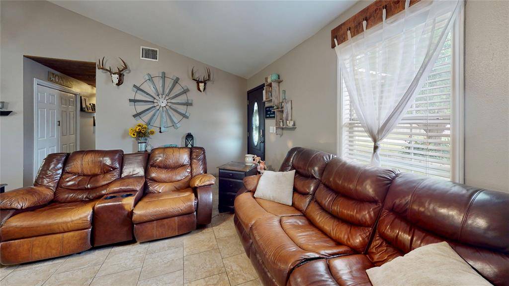 Louise, TX 77455,250 S Wharton ST