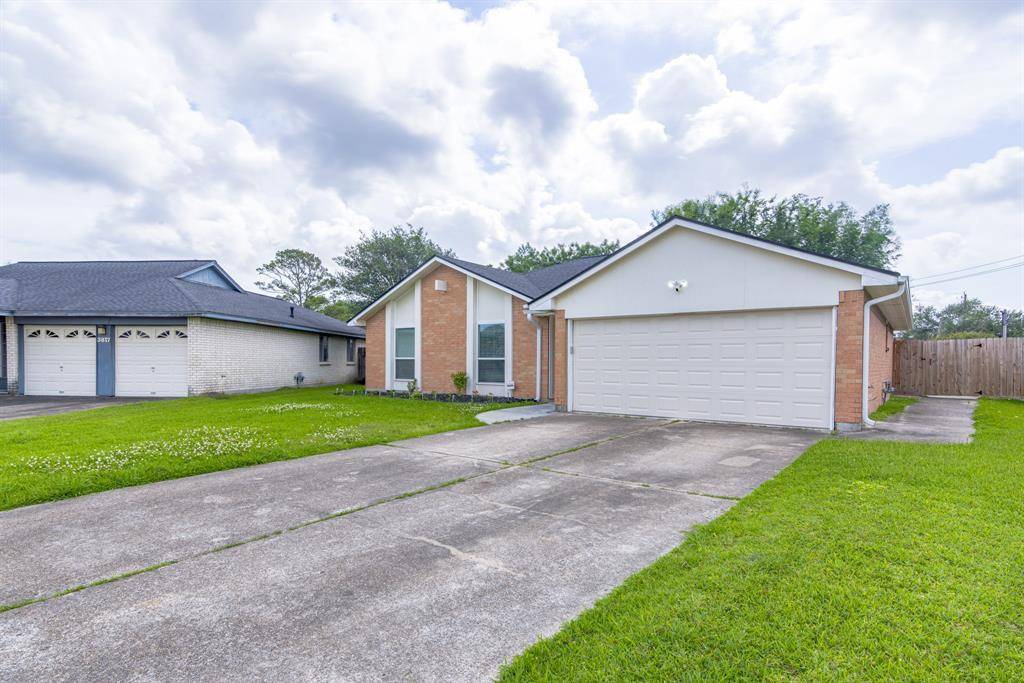 La Porte, TX 77571,3819 Teakwood DR