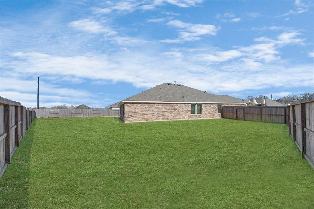 Mont Belvieu, TX 77523,9703 N Lake WAY