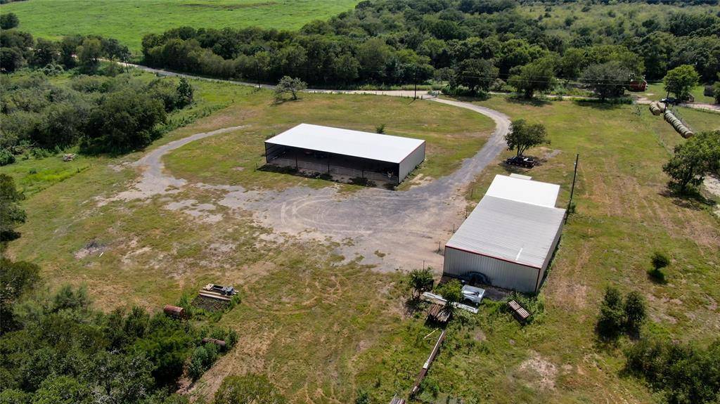 Gonzales, TX 78629,695 County Rd 488