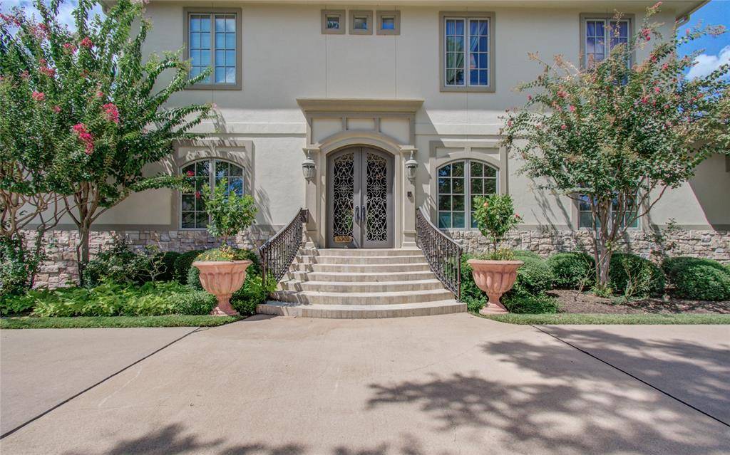 Bellaire, TX 77401,5302 Maple ST