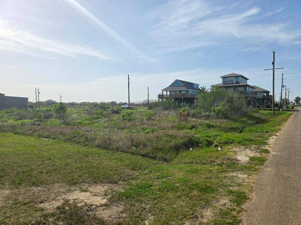 Crystal Beach, TX 77650,889 Sea Spray DR