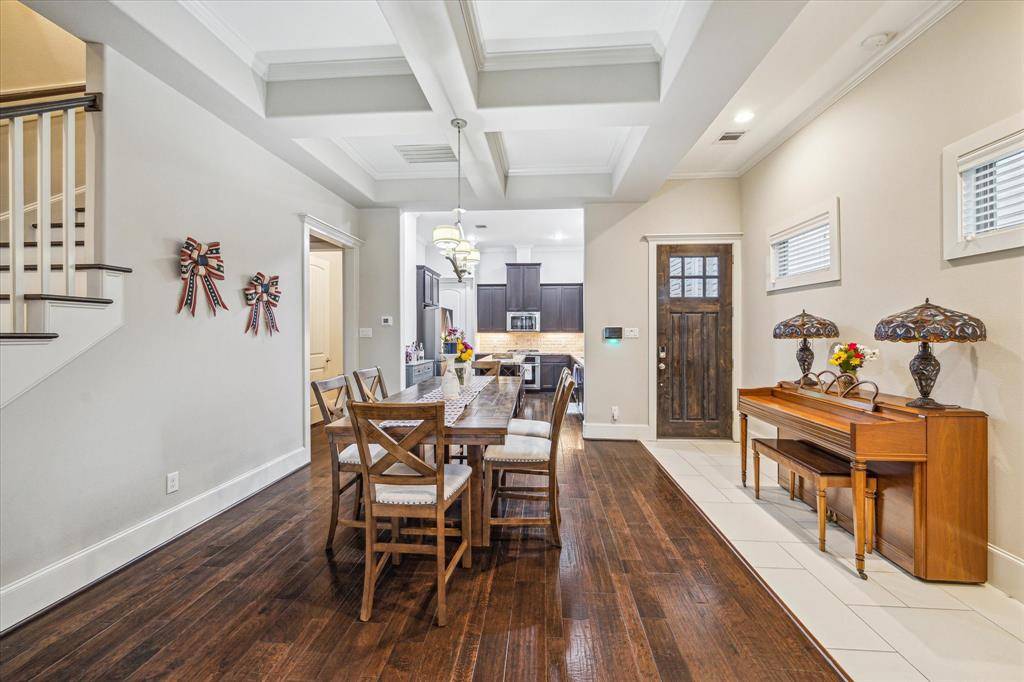 Houston, TX 77008,239 W 27th ST