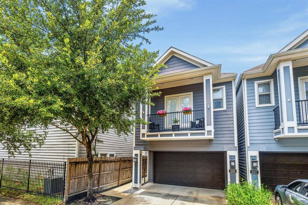 Houston, TX 77008,239 W 27th ST