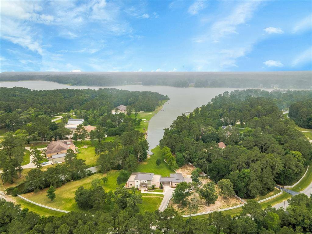 Magnolia, TX 77355,19727 Country Lake DR