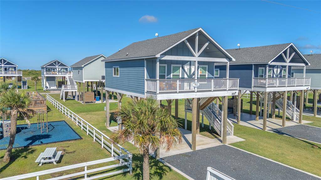 Gilchrist, TX 77617,1079 Cedar LN