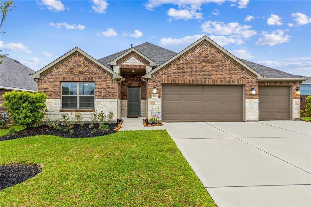 Magnolia, TX 77354,726 Crystal Charm LN